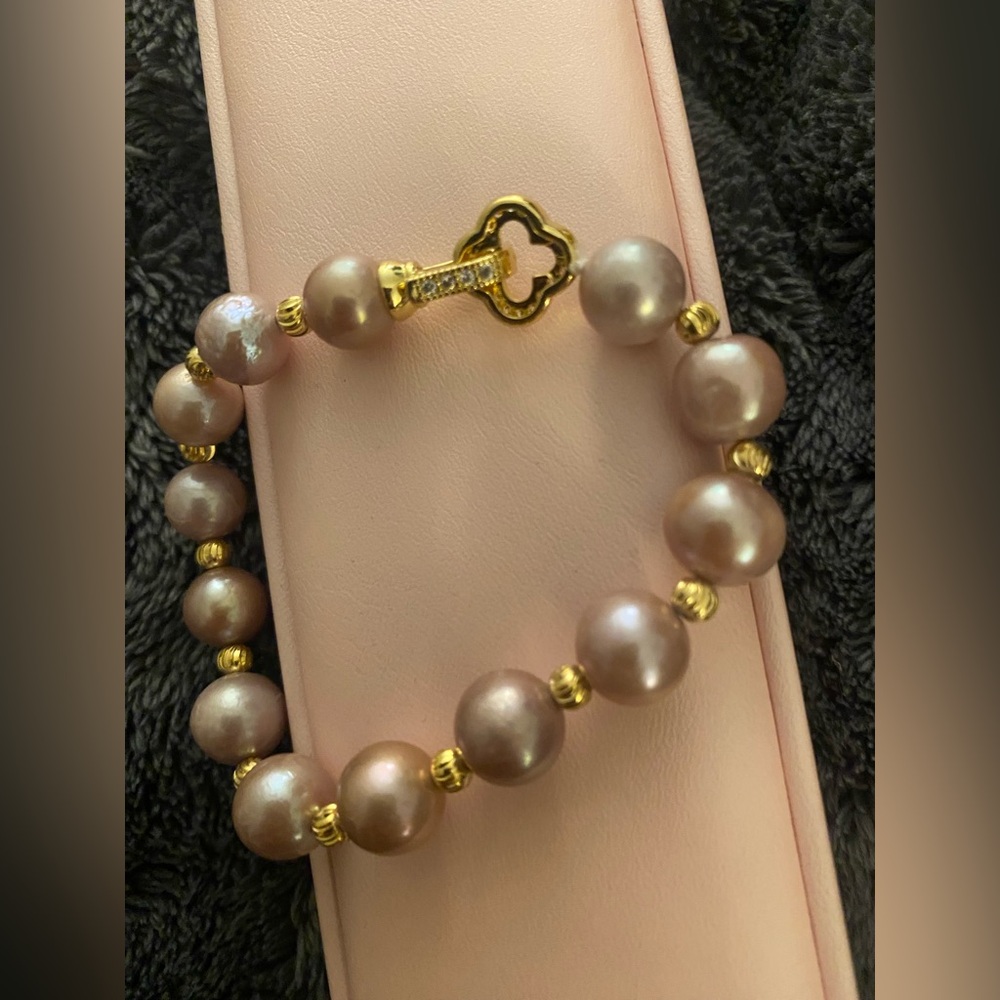 Elegant Gold and Pink faux Pearl Bracelet